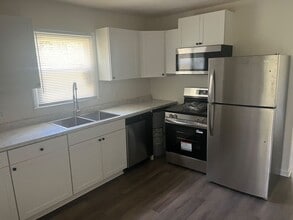 1107 Oakwood Dr in Belmont, NC - Building Photo - Building Photo