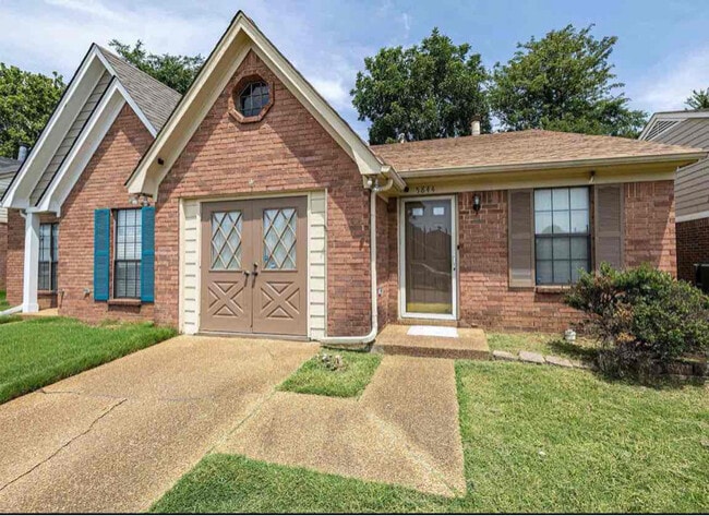 property at 5844 Ashridge Pl