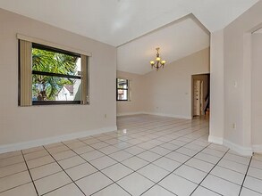 9025 SW 112th Ct in Miami, FL - Building Photo - Building Photo