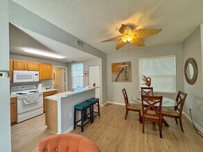 1001 Bella Vista Blvd in St. Augustine, FL - Foto de edificio - Building Photo