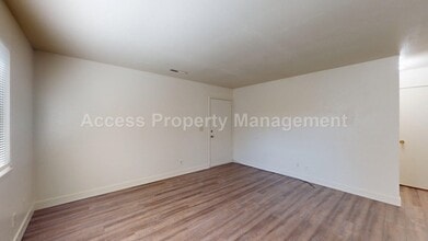 201 E Fairmont Ave, Unit A in Modesto, CA - Building Photo - Building Photo
