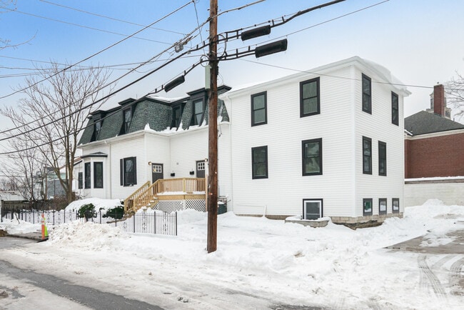 10 Marion St in Medford, MA - Foto de edificio - Building Photo