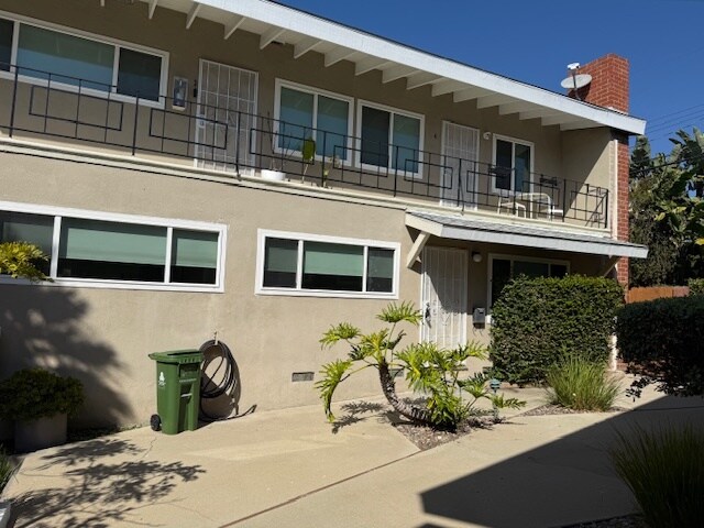 8420 Gulana Ave in Playa Del Rey, CA - Building Photo - Building Photo