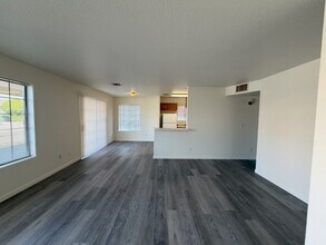 2482 Fox Ave in Kingman, AZ - Building Photo - Building Photo