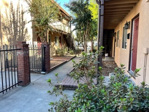 1916 7th St in Sacramento, CA - Building Photo - Building Photo