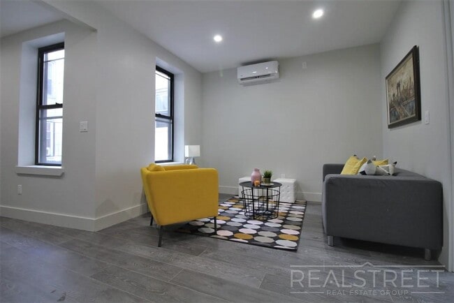 1647 8th Ave in Brooklyn, NY - Foto de edificio - Building Photo