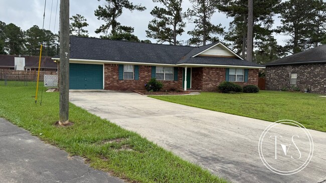 705 Charlotte Ct in Hinesville, GA - Building Photo - Building Photo