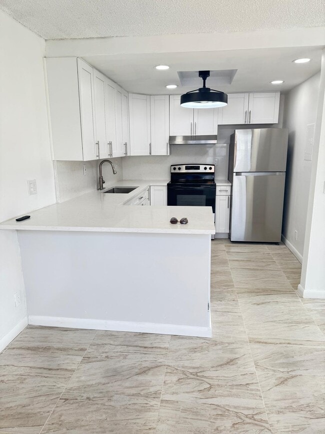 266 Burgundy Ave in Delray Beach, FL - Building Photo - Building Photo