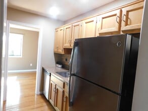 21 Drummers Ln in Bethel, CT - Building Photo - Building Photo