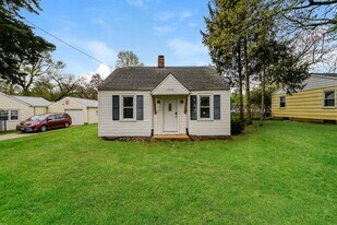 1506 E Hendryx Ln in Peoria, IL - Building Photo