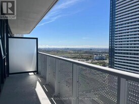 8 Interchange Wy in Vaughan, ON - Building Photo