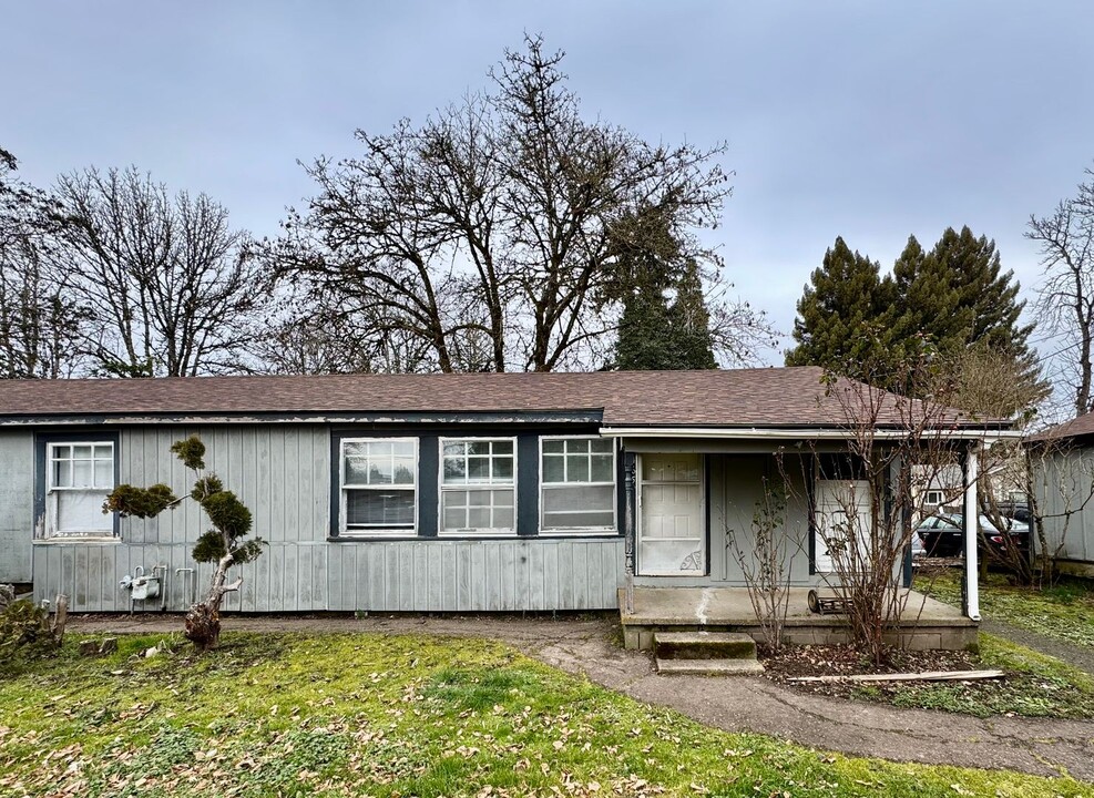 465 SW Twin Oaks Cir in Corvallis, OR - Building Photo