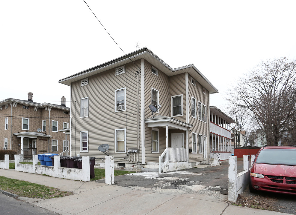 66-68 John St in New Britain, CT - Building Photo