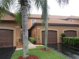 1285 Presidio Dr in Weston, FL - Building Photo