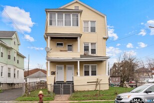 30-32-32 Fenwick St in Hartford, CT - Building Photo