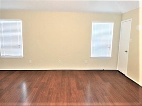 818 La Sierra Ct in Crowley, TX - Foto de edificio - Building Photo