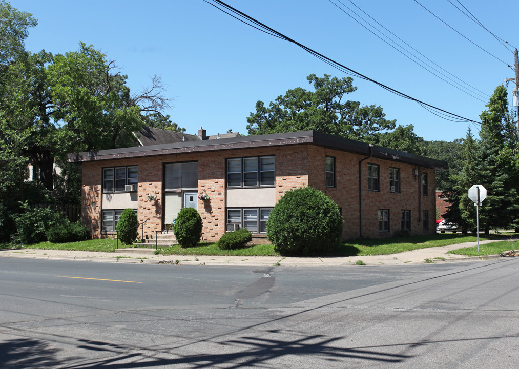 2500 36th Ave S in Minneapolis, MN - Building Photo