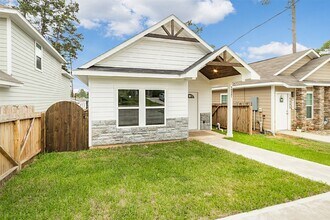 16881 Glenheath St in Montgomery, TX - Building Photo - Building Photo