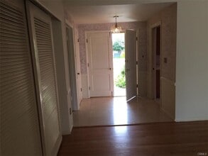 23439 Clarendon St in Los Angeles, CA - Building Photo - Building Photo