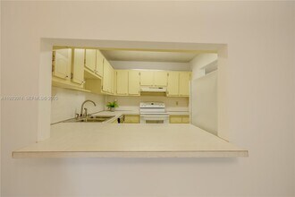 1900 W 68th St in Hialeah, FL - Building Photo - Building Photo