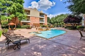 MacArthur Ridge Apartments in Irving, TX - Building Photo - Building Photo