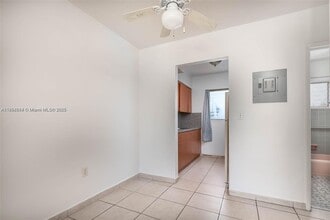 934 Meridian Ave in Miami Beach, FL - Building Photo - Building Photo