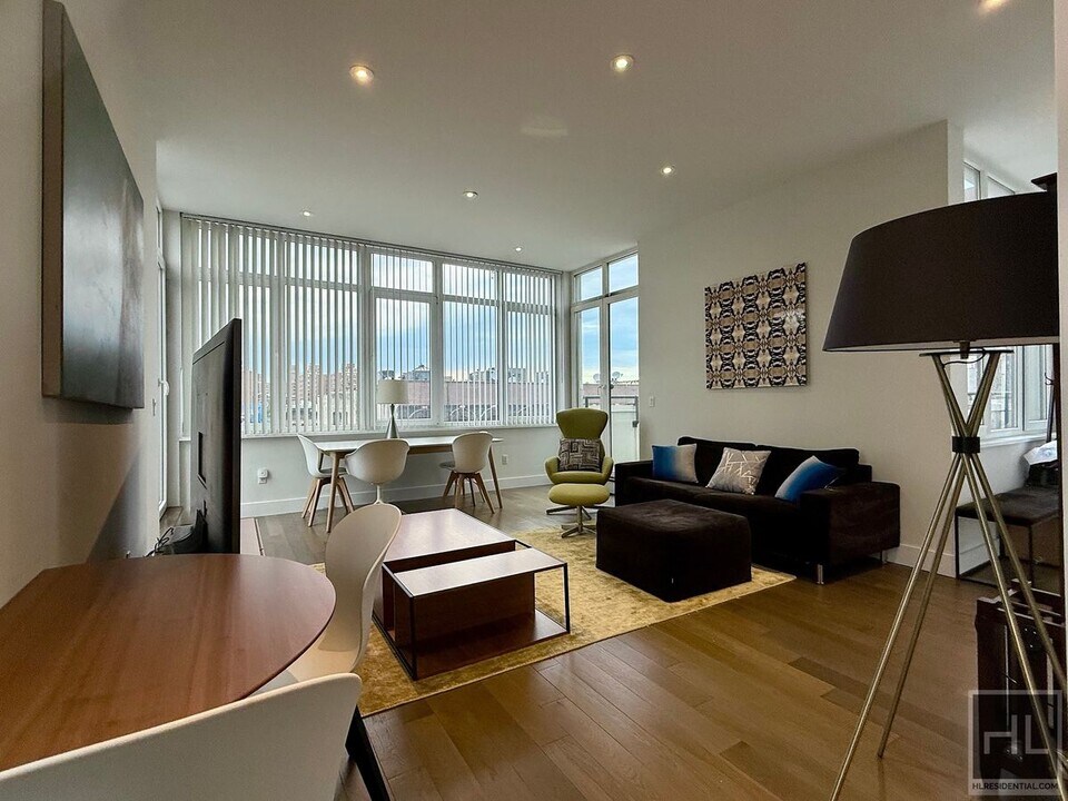 308 E 109th St in New York, NY - Building Photo