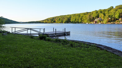 26 Greenwood Rd in New Milford, CT - Building Photo - Building Photo