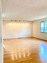 2838 NE Bradford Ct in Bend, OR - Building Photo - Building Photo
