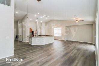 7552 W State Ave, Unit 405 in Glendale, AZ - Building Photo - Building Photo