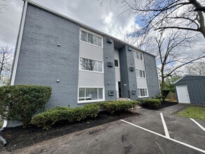 The Flats at Wilmington Pike - Newly Renov... in Dayton, OH - Foto de edificio - Building Photo