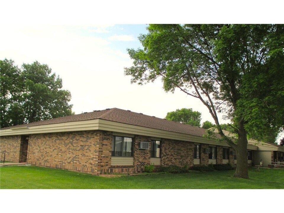 200 1st Ave in Sacred Heart, MN - Building Photo