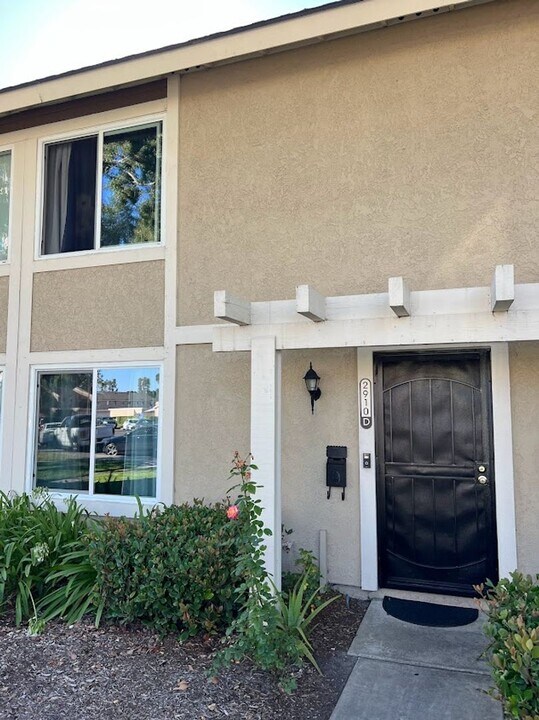 2910-D S Sycamore St in Santa Ana, CA - Building Photo