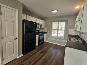 210 Hepworth Way in Wilmington, NC - Building Photo - Building Photo