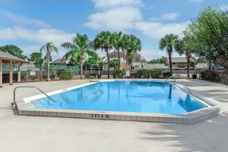 Cascades at Kissimmee in Kissimmee, FL - Foto de edificio - Building Photo