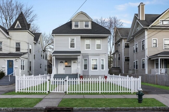 55 Greenwood Ave in Montclair, NJ - Building Photo - Building Photo