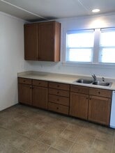 1566 Newburg Rd in Fortuna, CA - Foto de edificio - Building Photo