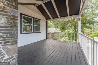 2711 Glenwood Ave SE in Atlanta, GA - Foto de edificio - Building Photo