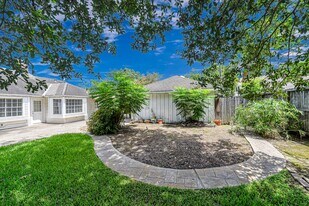 614 Val Lena Dr in Houston, TX - Building Photo