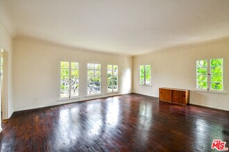 803 Croft Ave in West Hollywood, CA - Building Photo - Building Photo