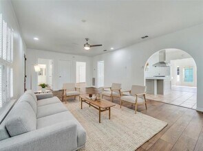 3337 Mockingbird Ln in Dallas, TX - Building Photo - Building Photo