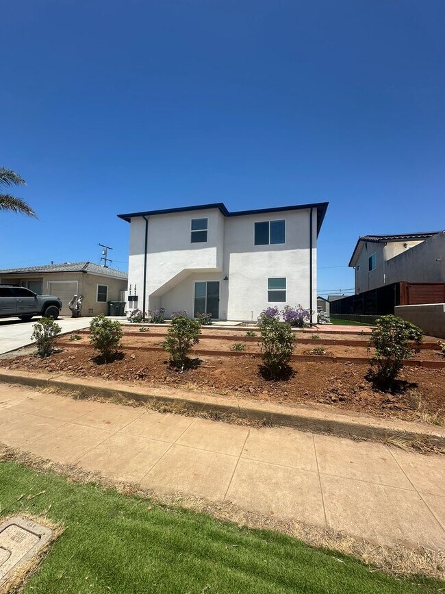 202-204 Calla Ave in Imperial Beach, CA - Building Photo - Building Photo