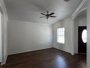 12720 Waynespur Ln in Elgin, TX - Building Photo - Building Photo