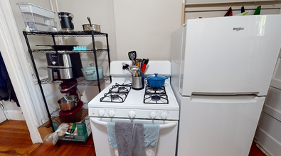 7 Eustis St, Unit 1R in Cambridge, MA - Foto de edificio - Building Photo