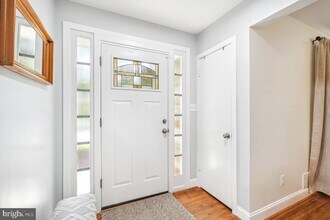 7003 Wells Pkwy in Hyattsville, MD - Foto de edificio - Building Photo