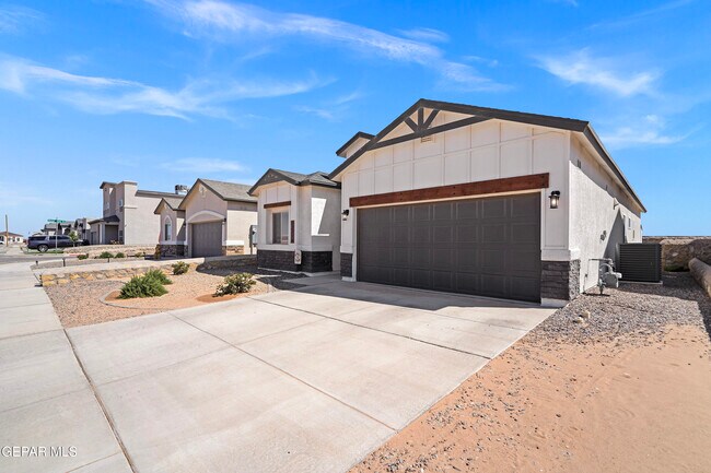12716 Polo Norte Dr in El Paso, TX - Building Photo - Building Photo
