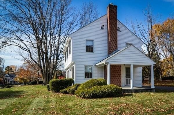 77 W Central St in Natick, MA - Foto de edificio - Building Photo