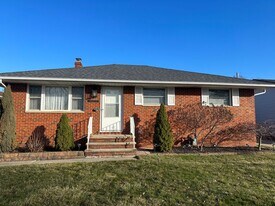 30875 Roosevelt Rd in Wickliffe, OH - Building Photo