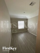 1220 Treehouse Ln, Unit 1st Floor in New Braunfels, TX - Foto de edificio - Building Photo