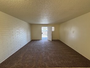 4806 N 71st Ln in Phoenix, AZ - Building Photo - Building Photo